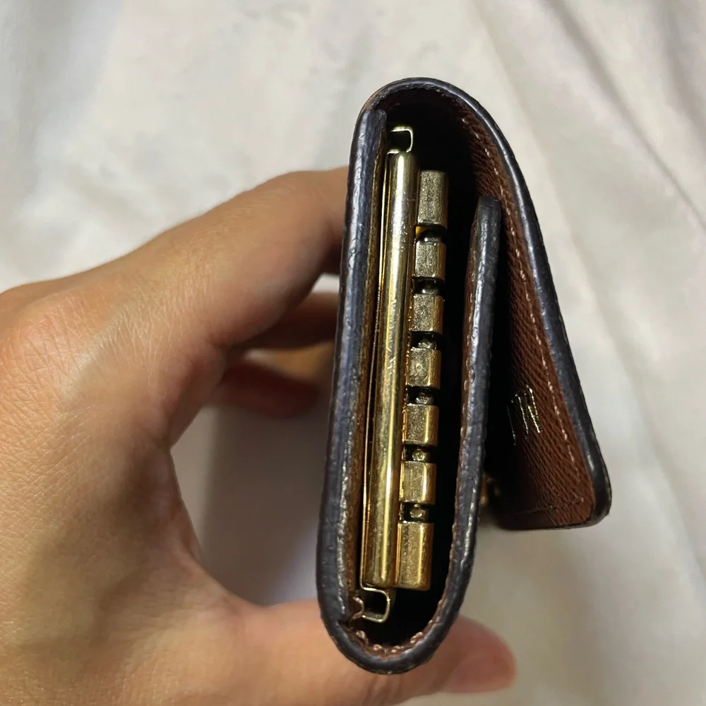Louis Vuitton Monogram 6ring Key Case 🤎 - Picture 3 of 9